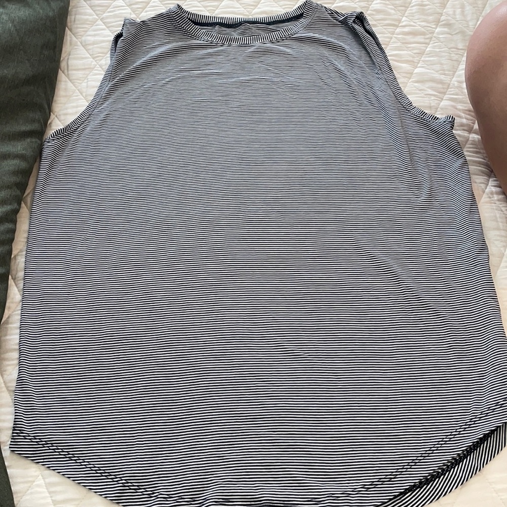 Lululemon black/white striped muscle tee size 10